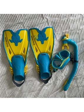 Snorkeling Set Kids- Finns & Mask - US Divers Swimming Size S/M